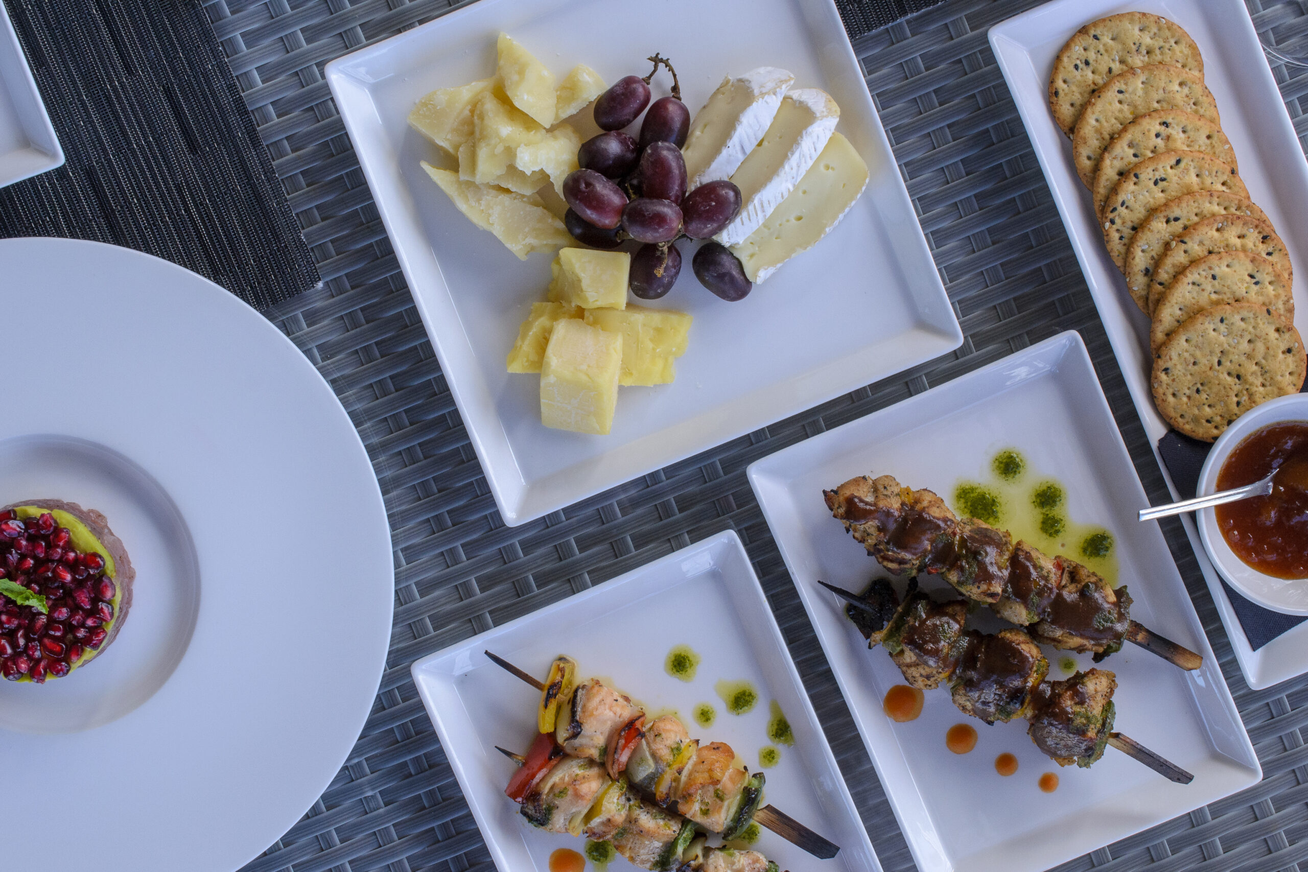 Discover Antigua -Maia – loinge – kebabs- cheese